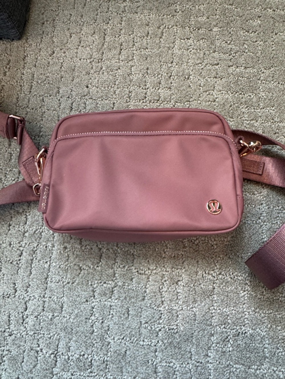 Lululemon Everywhere Crossbody Bag